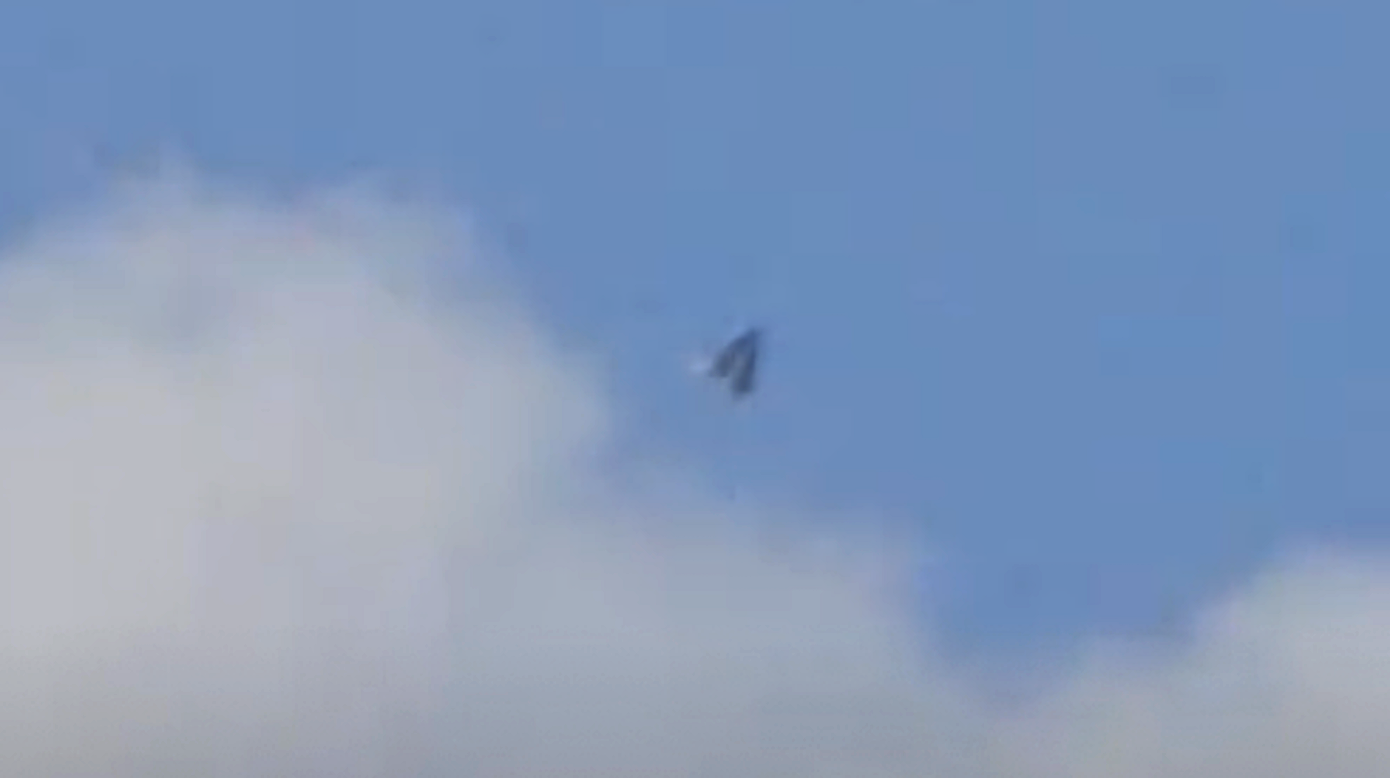 Source frame from the Columbus V-shaped object lead